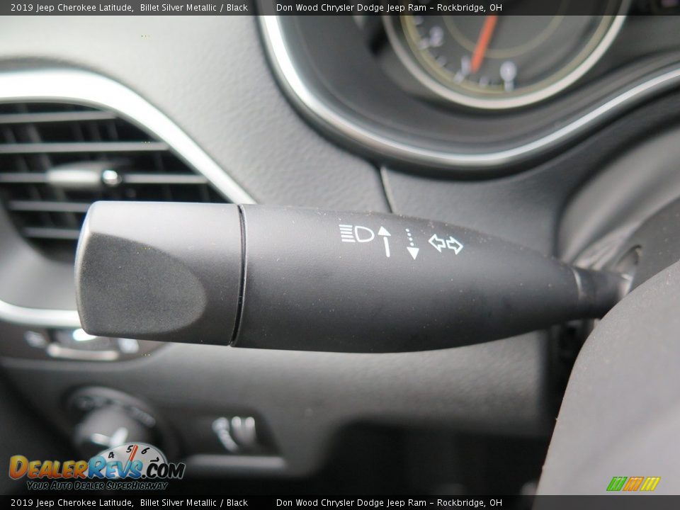 2019 Jeep Cherokee Latitude Billet Silver Metallic / Black Photo #31