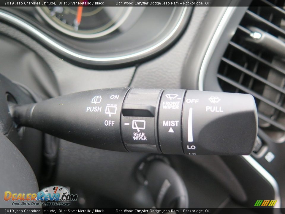 2019 Jeep Cherokee Latitude Billet Silver Metallic / Black Photo #32