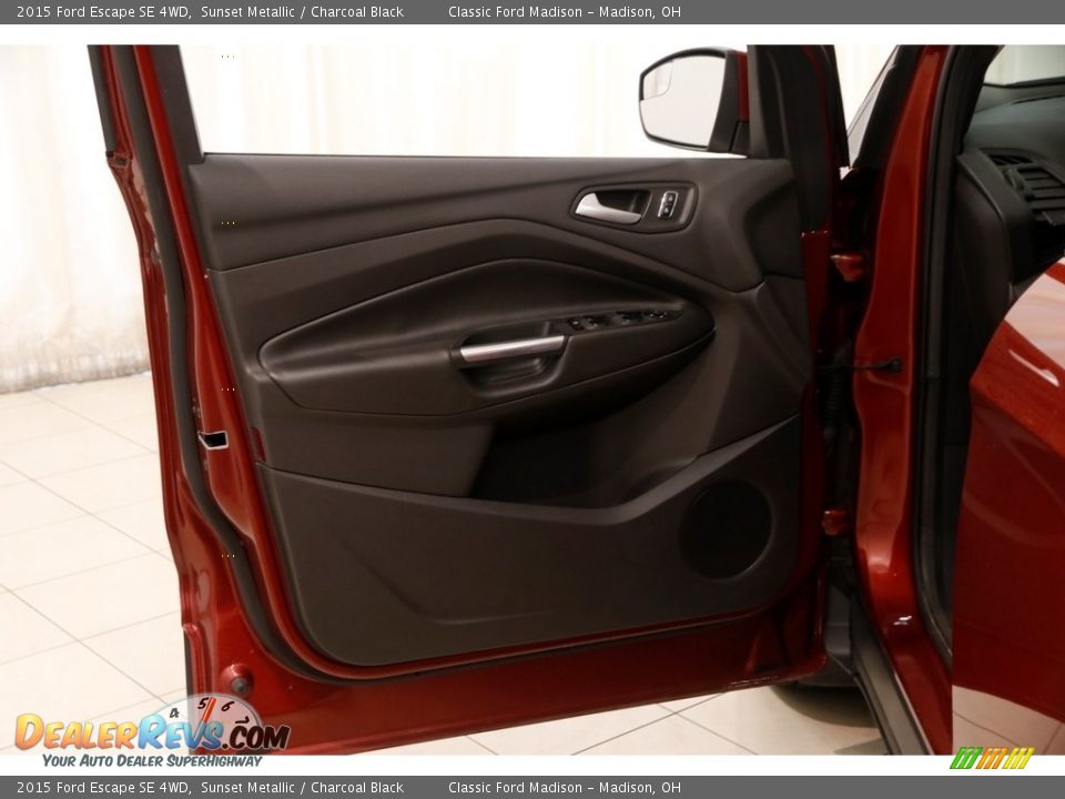 2015 Ford Escape SE 4WD Sunset Metallic / Charcoal Black Photo #4