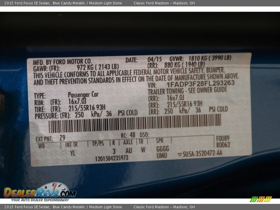 2015 Ford Focus SE Sedan Blue Candy Metallic / Medium Light Stone Photo #17