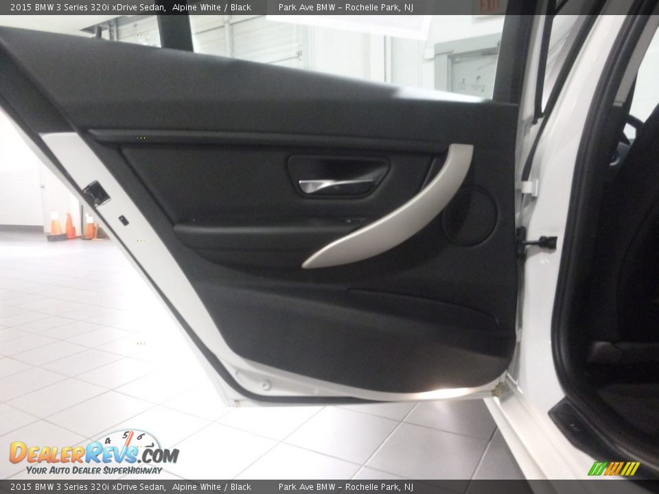 2015 BMW 3 Series 320i xDrive Sedan Alpine White / Black Photo #12