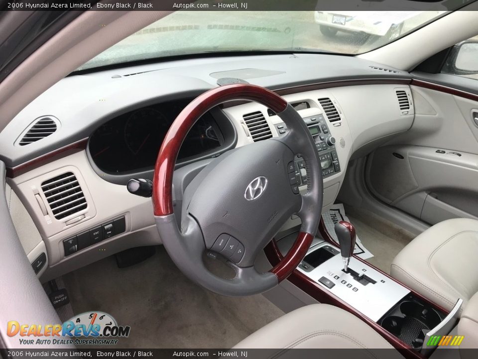 2006 Hyundai Azera Limited Ebony Black / Black Photo #11