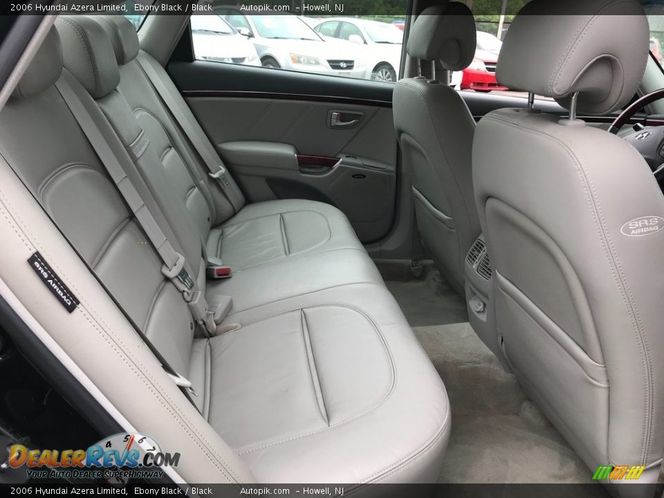 2006 Hyundai Azera Limited Ebony Black / Black Photo #17