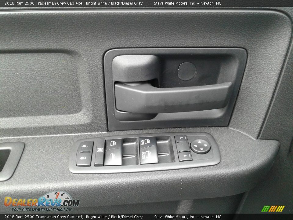 2018 Ram 2500 Tradesman Crew Cab 4x4 Bright White / Black/Diesel Gray Photo #11