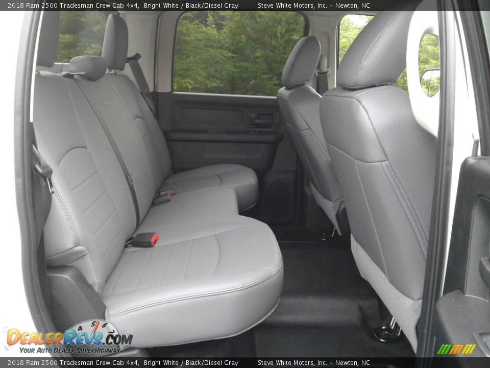 2018 Ram 2500 Tradesman Crew Cab 4x4 Bright White / Black/Diesel Gray Photo #15