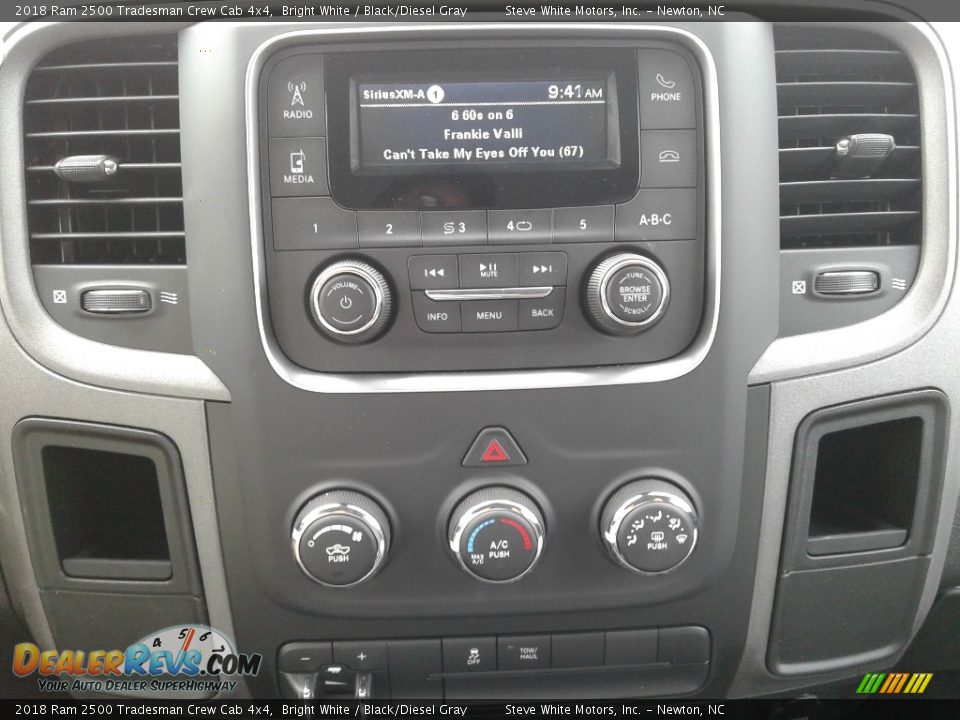 2018 Ram 2500 Tradesman Crew Cab 4x4 Bright White / Black/Diesel Gray Photo #20