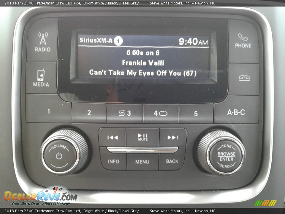 2018 Ram 2500 Tradesman Crew Cab 4x4 Bright White / Black/Diesel Gray Photo #21