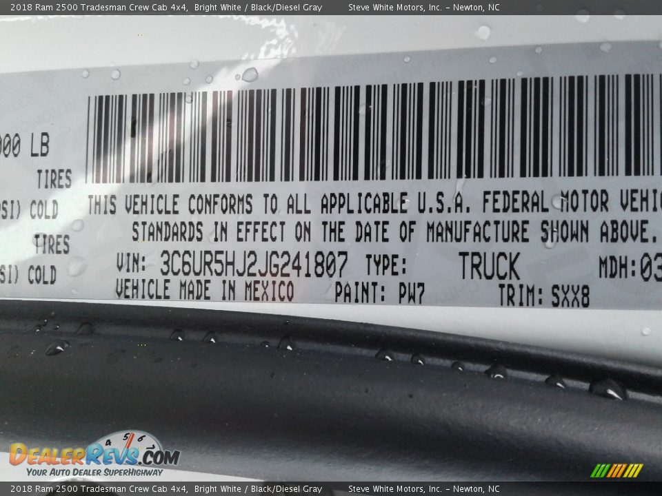 2018 Ram 2500 Tradesman Crew Cab 4x4 Bright White / Black/Diesel Gray Photo #30