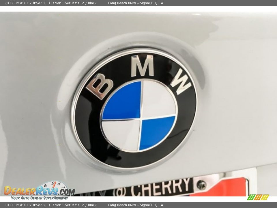 2017 BMW X1 xDrive28i Glacier Silver Metallic / Black Photo #32