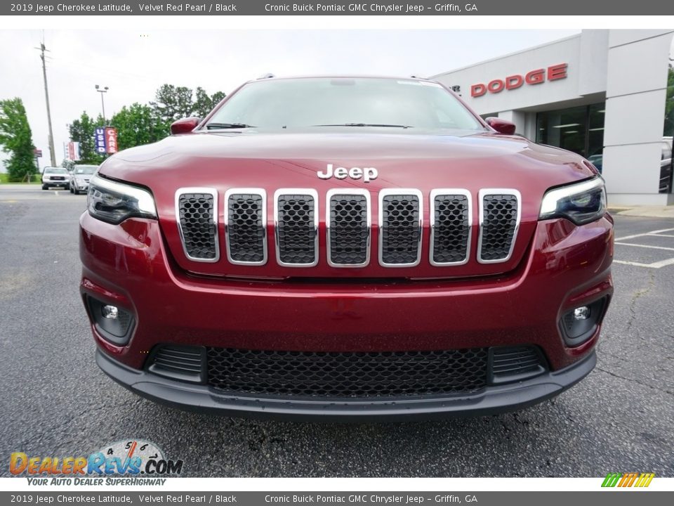 2019 Jeep Cherokee Latitude Velvet Red Pearl / Black Photo #2