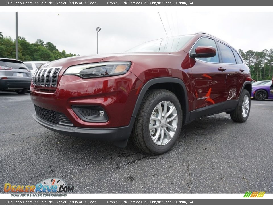 2019 Jeep Cherokee Latitude Velvet Red Pearl / Black Photo #3