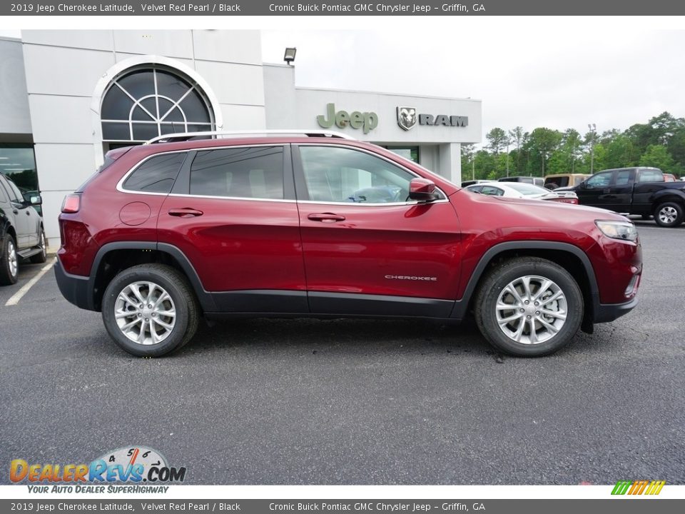 2019 Jeep Cherokee Latitude Velvet Red Pearl / Black Photo #10