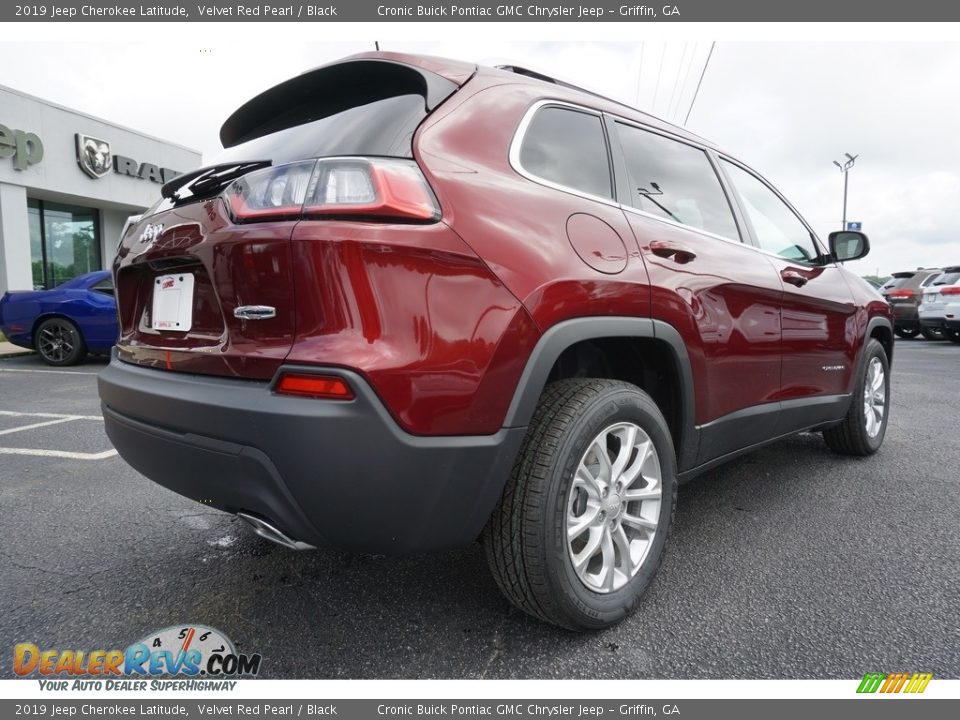 2019 Jeep Cherokee Latitude Velvet Red Pearl / Black Photo #11