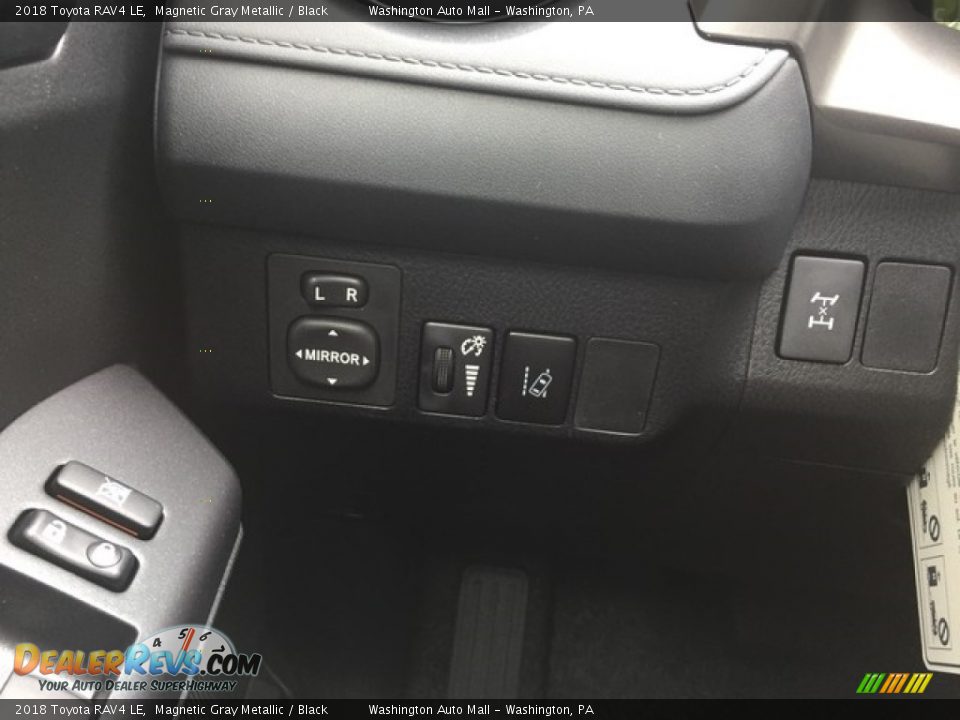 2018 Toyota RAV4 LE Magnetic Gray Metallic / Black Photo #11