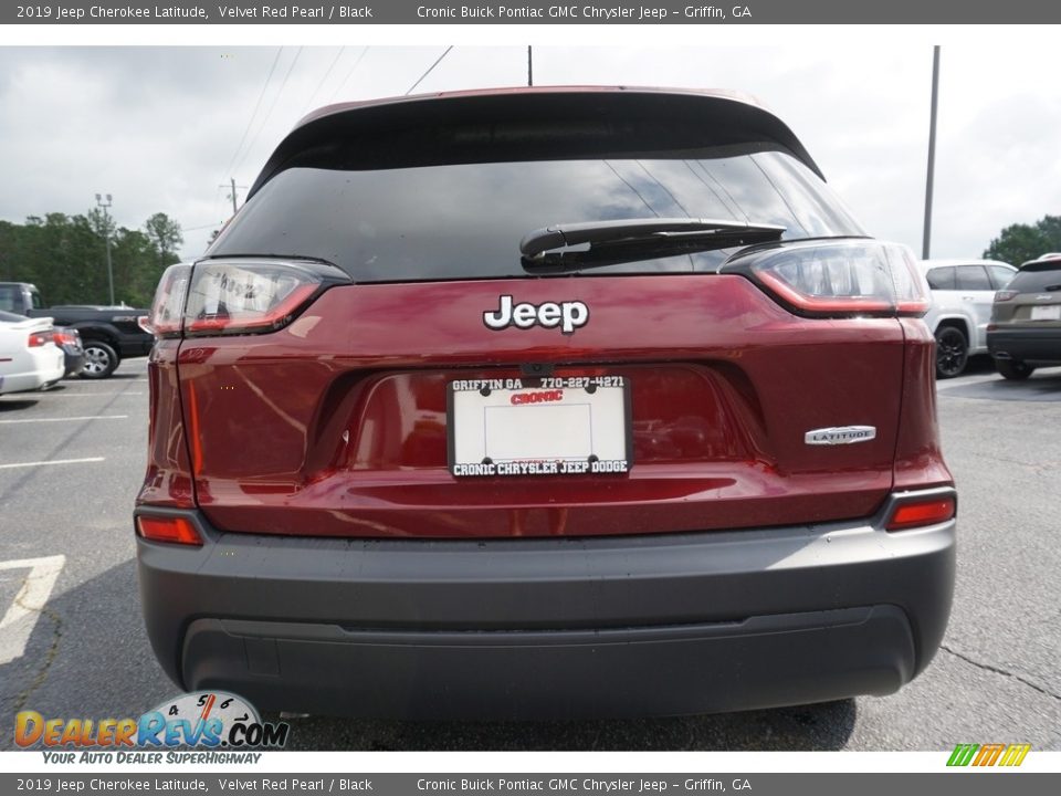 2019 Jeep Cherokee Latitude Velvet Red Pearl / Black Photo #12