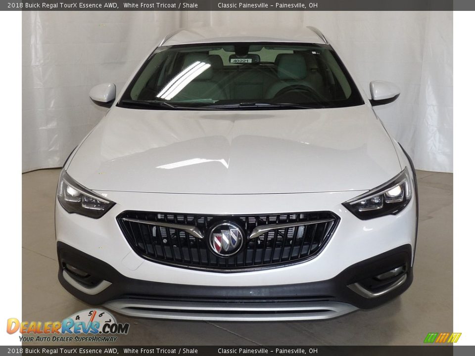 2018 Buick Regal TourX Essence AWD White Frost Tricoat / Shale Photo #4