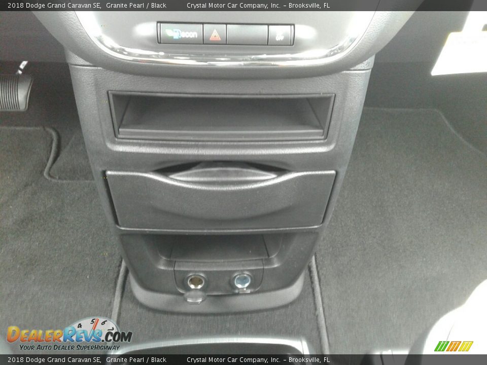 2018 Dodge Grand Caravan SE Granite Pearl / Black Photo #16