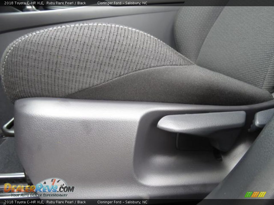 2018 Toyota C-HR XLE Ruby Flare Pearl / Black Photo #10