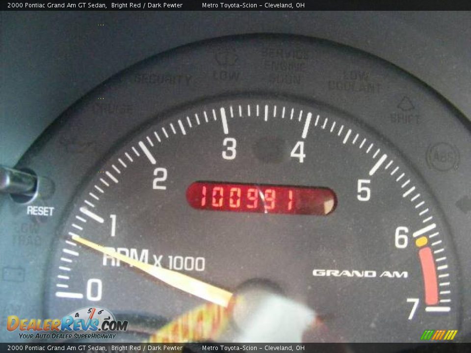 2000 Pontiac Grand Am GT Sedan Bright Red / Dark Pewter Photo #17