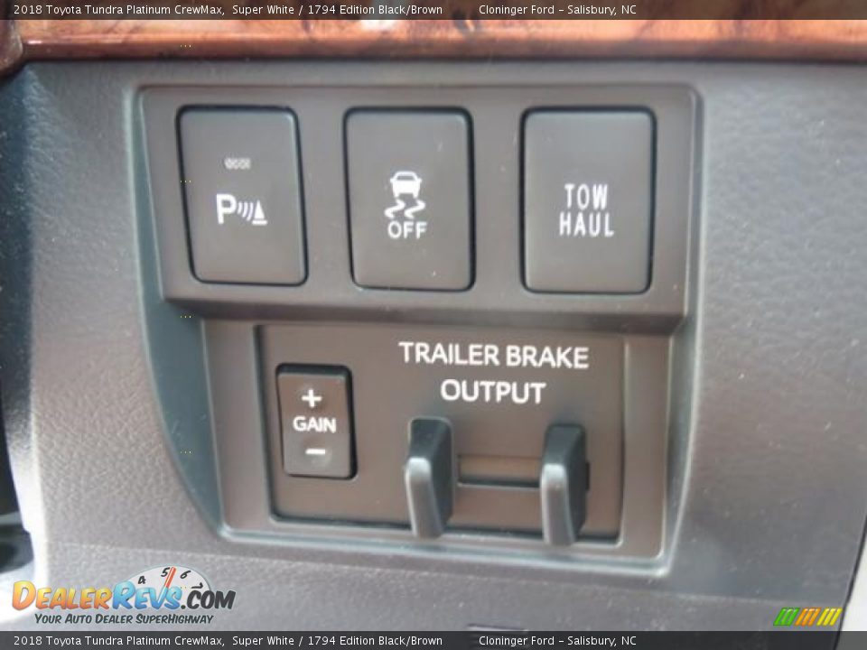 Controls of 2018 Toyota Tundra Platinum CrewMax Photo #18