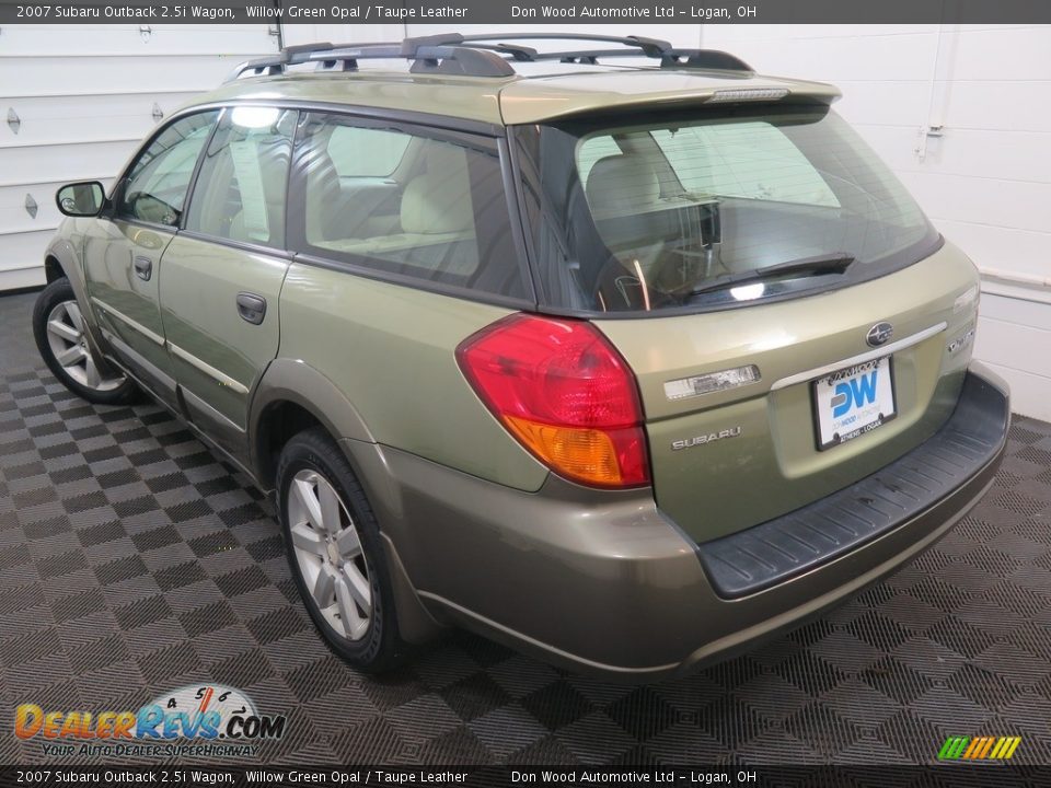 2007 Subaru Outback 2.5i Wagon Willow Green Opal / Taupe Leather Photo #8