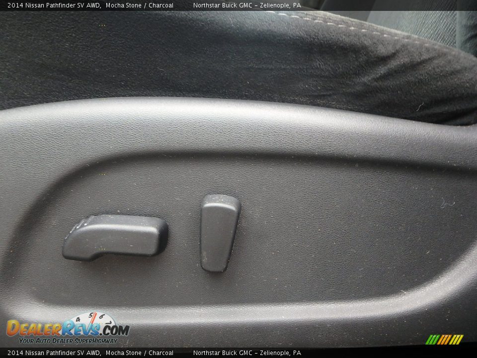 2014 Nissan Pathfinder SV AWD Mocha Stone / Charcoal Photo #22