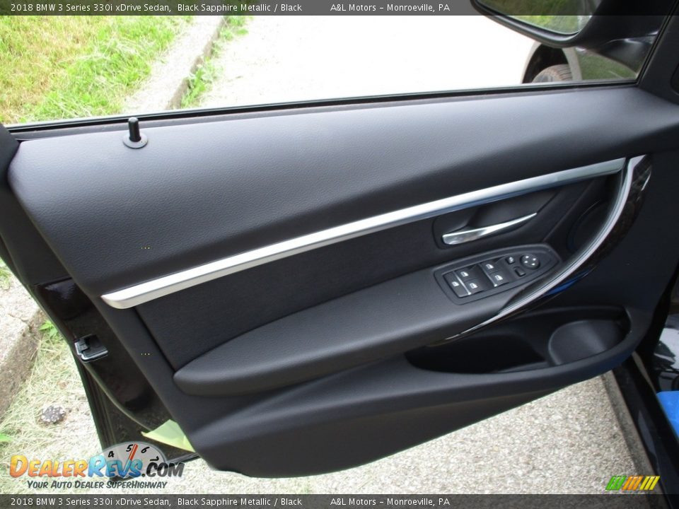 2018 BMW 3 Series 330i xDrive Sedan Black Sapphire Metallic / Black Photo #10