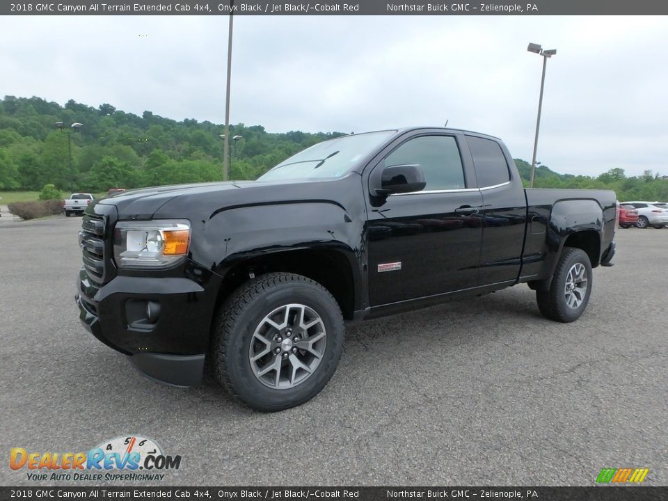 Front 3/4 View of 2018 GMC Canyon All Terrain Extended Cab 4x4 Photo #1