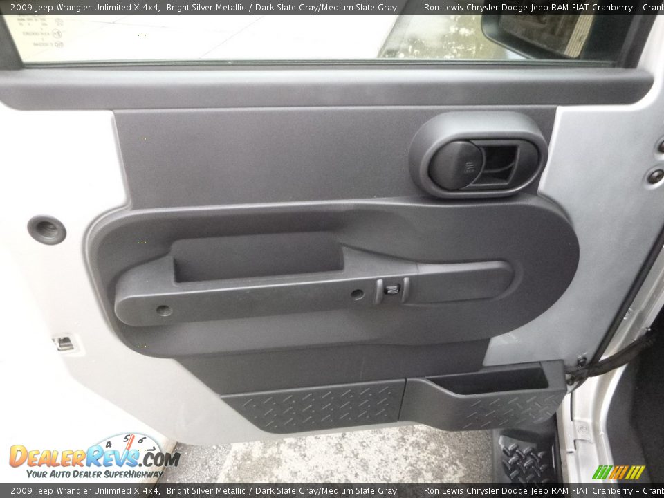 2009 Jeep Wrangler Unlimited X 4x4 Bright Silver Metallic / Dark Slate Gray/Medium Slate Gray Photo #14