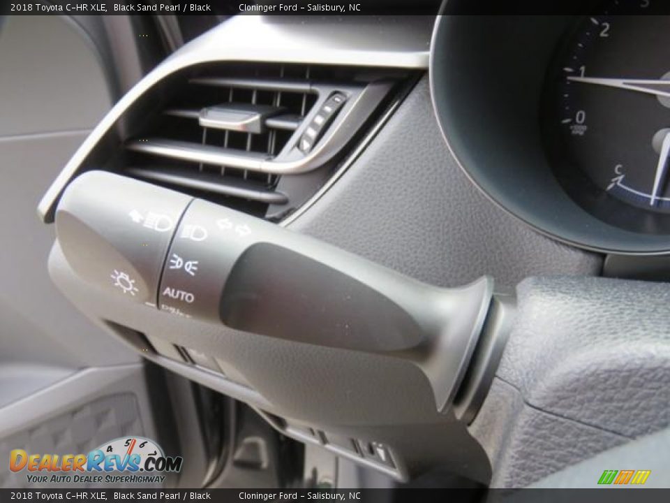 Controls of 2018 Toyota C-HR XLE Photo #17