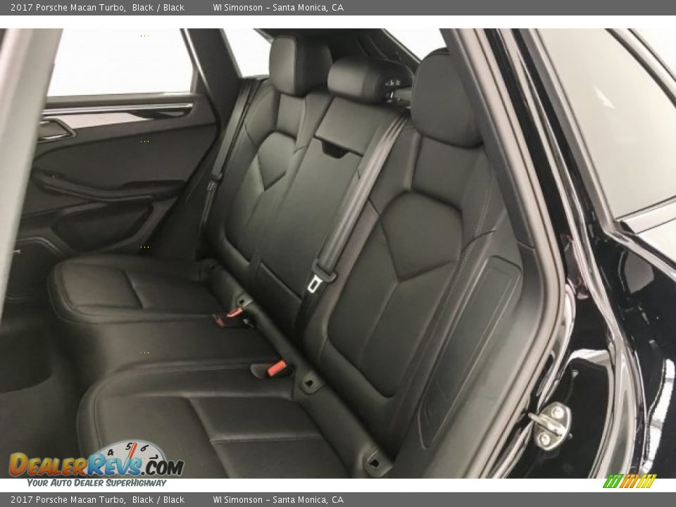 2017 Porsche Macan Turbo Black / Black Photo #17