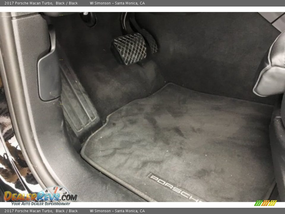2017 Porsche Macan Turbo Black / Black Photo #22
