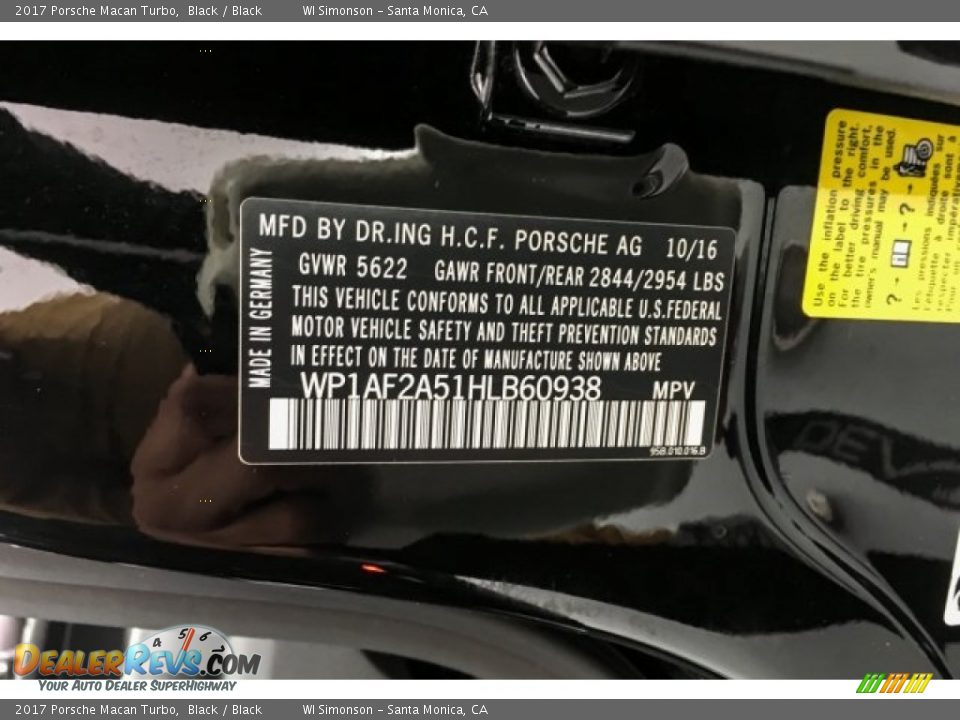 2017 Porsche Macan Turbo Black / Black Photo #23