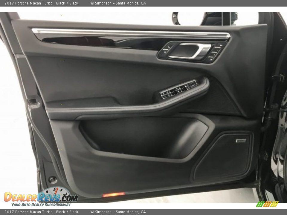 2017 Porsche Macan Turbo Black / Black Photo #24