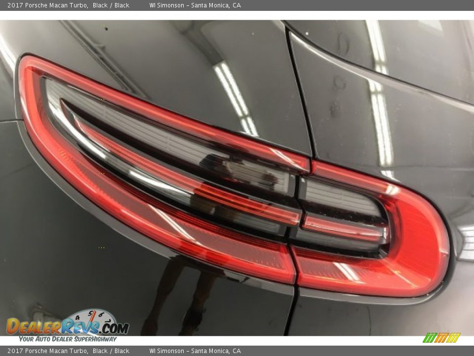 2017 Porsche Macan Turbo Black / Black Photo #25
