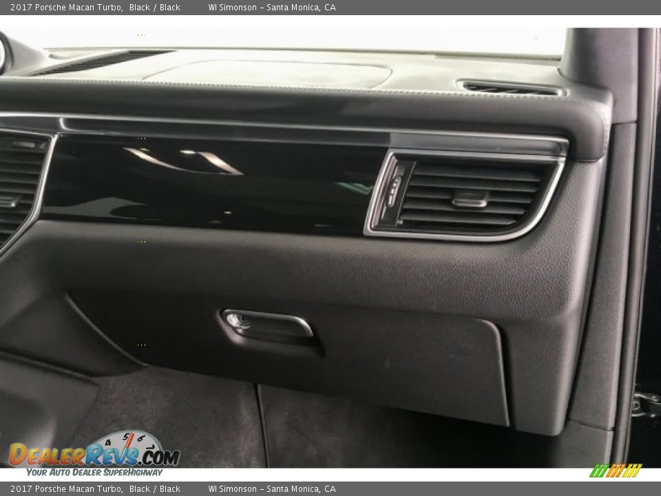 2017 Porsche Macan Turbo Black / Black Photo #27