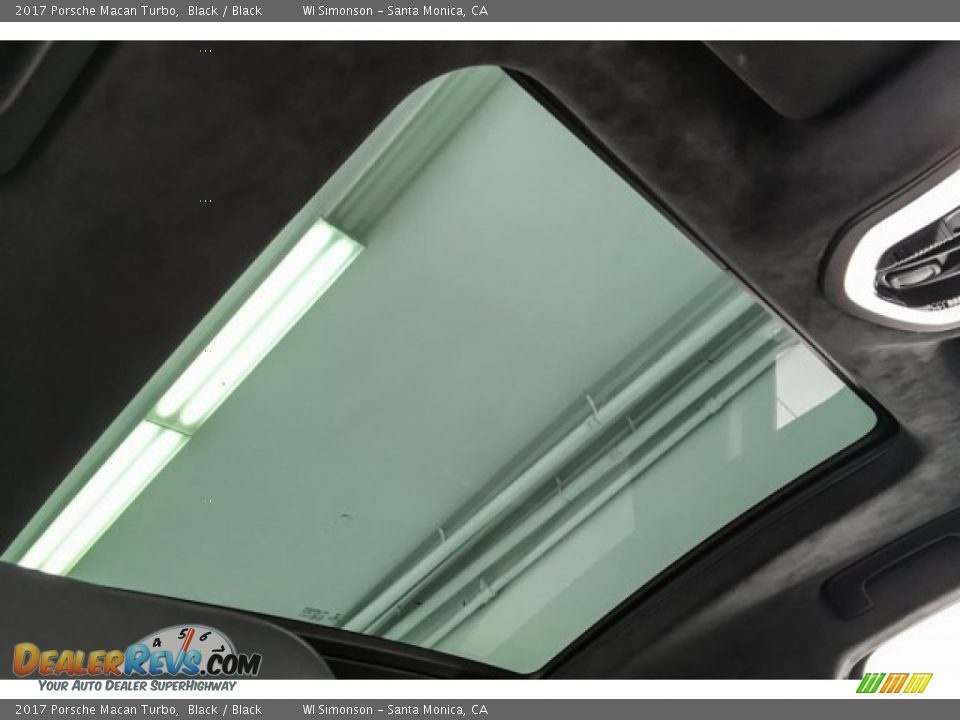 2017 Porsche Macan Turbo Black / Black Photo #28