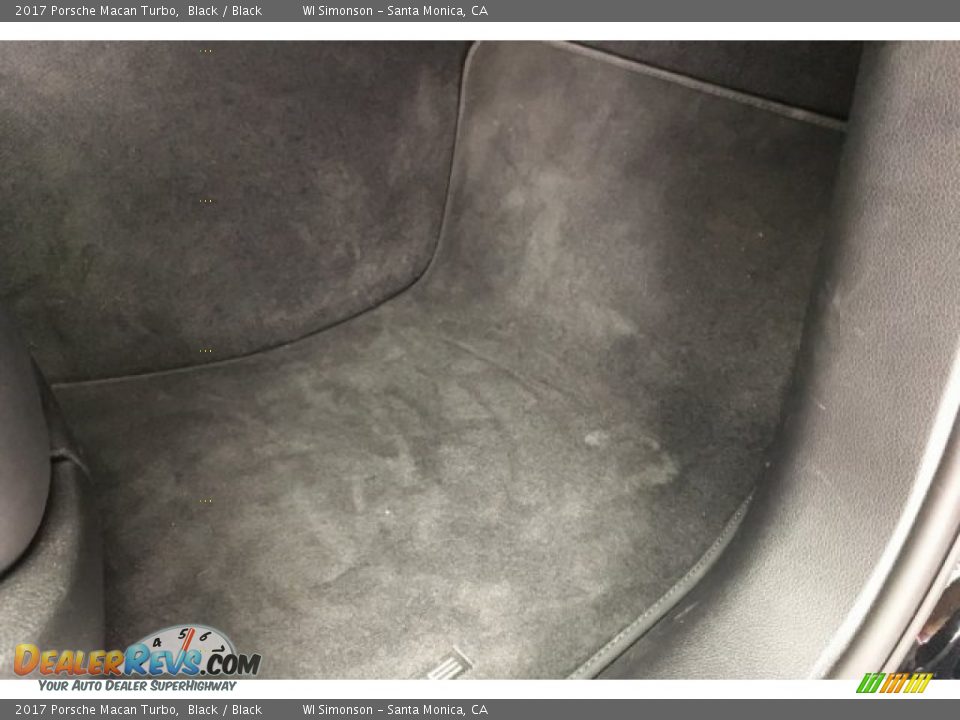 2017 Porsche Macan Turbo Black / Black Photo #29