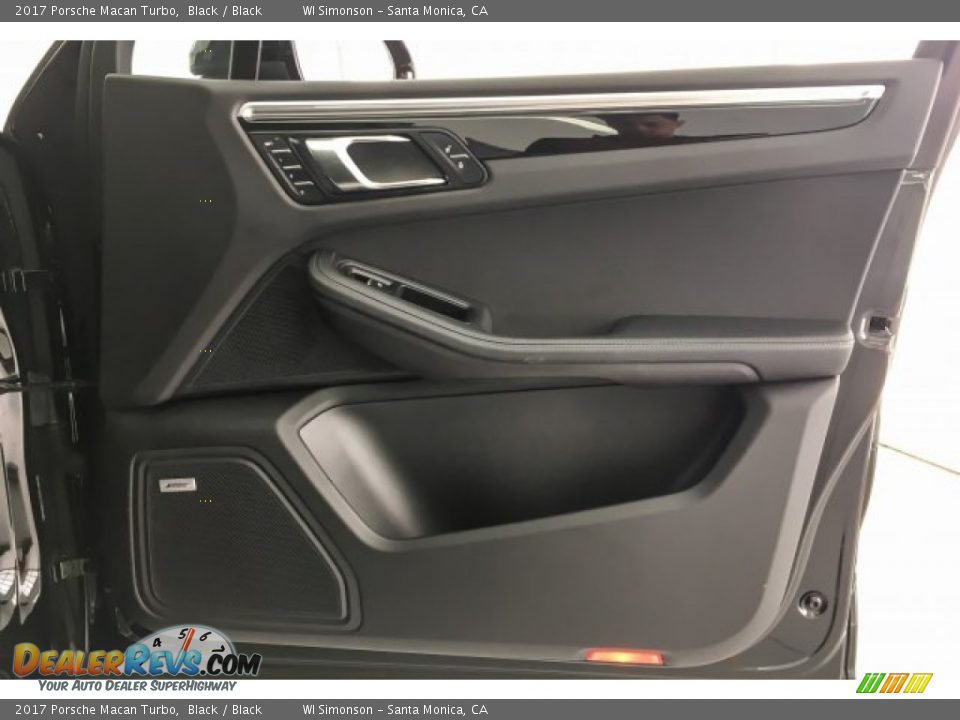 2017 Porsche Macan Turbo Black / Black Photo #30
