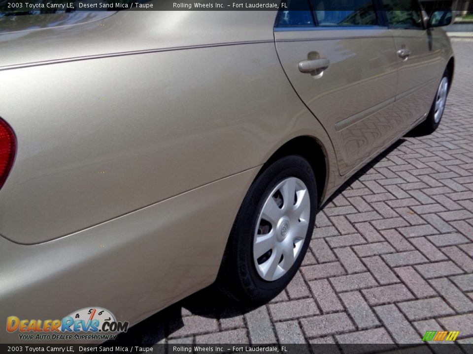 2003 Toyota Camry LE Desert Sand Mica / Taupe Photo #15