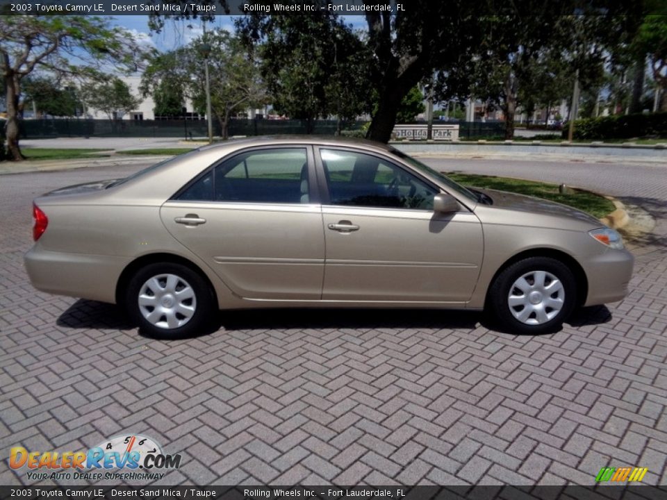 2003 Toyota Camry LE Desert Sand Mica / Taupe Photo #19