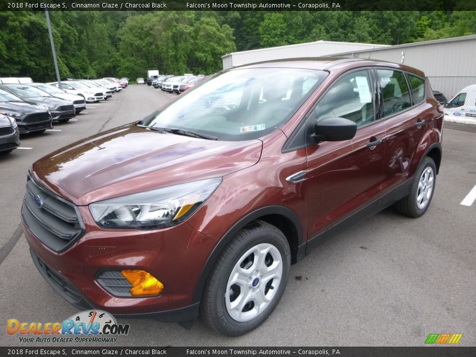 Front 3/4 View of 2018 Ford Escape S Photo #5