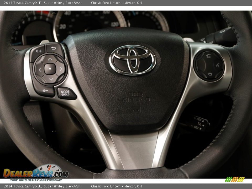 2014 Toyota Camry XLE Super White / Black/Ash Photo #7