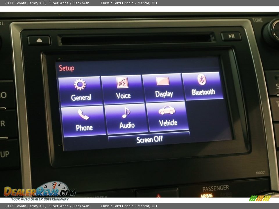 2014 Toyota Camry XLE Super White / Black/Ash Photo #10