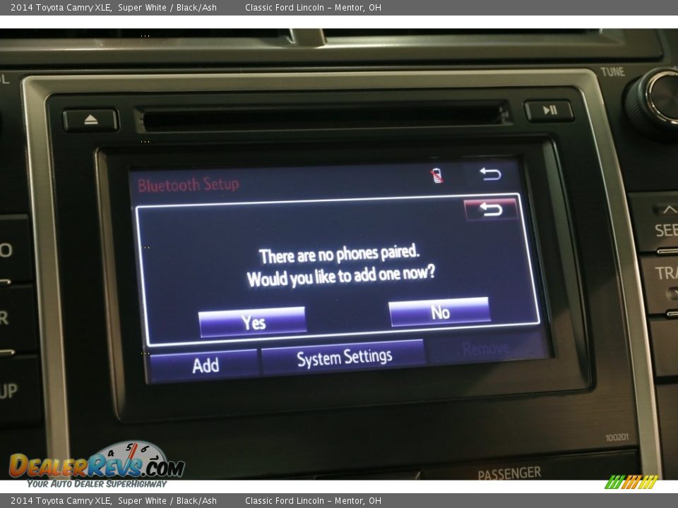 2014 Toyota Camry XLE Super White / Black/Ash Photo #11