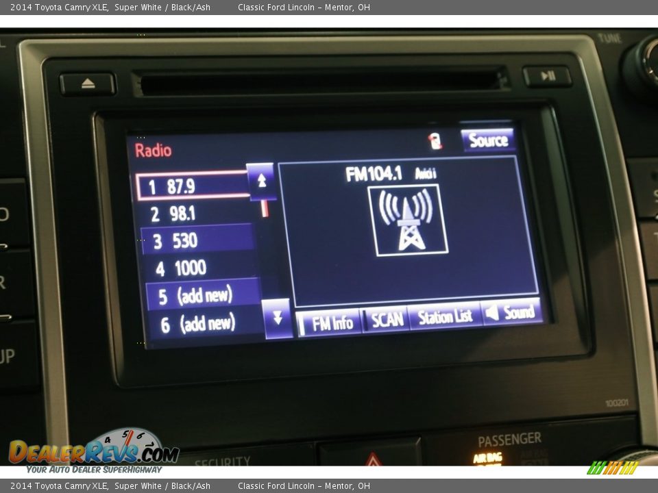 2014 Toyota Camry XLE Super White / Black/Ash Photo #12