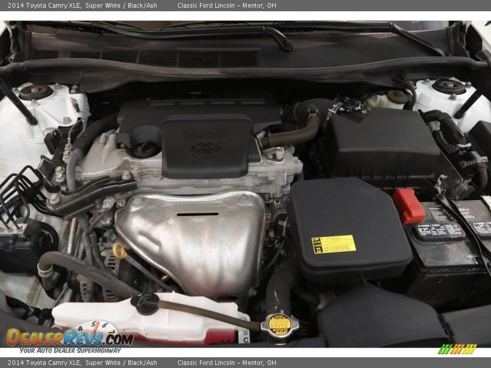 2014 Toyota Camry XLE Super White / Black/Ash Photo #19