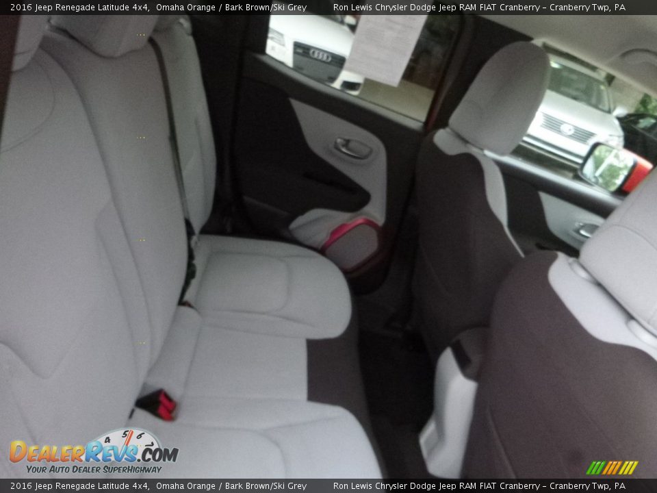 2016 Jeep Renegade Latitude 4x4 Omaha Orange / Bark Brown/Ski Grey Photo #10