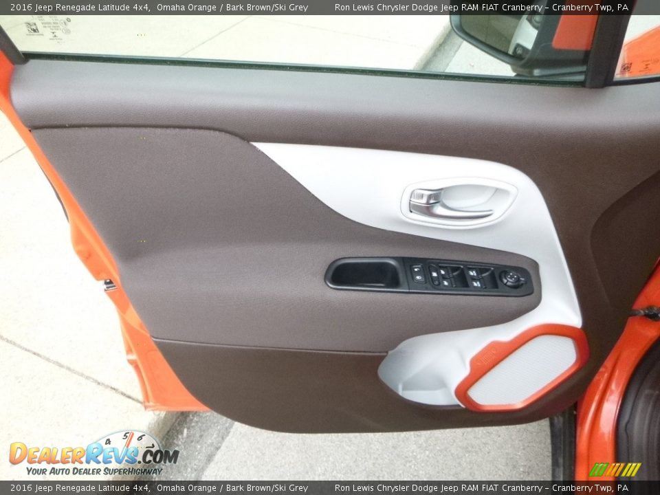 2016 Jeep Renegade Latitude 4x4 Omaha Orange / Bark Brown/Ski Grey Photo #15