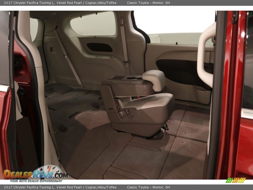 2017 Chrysler Pacifica Touring L Velvet Red Pearl / Cognac/Alloy/Toffee Photo #26